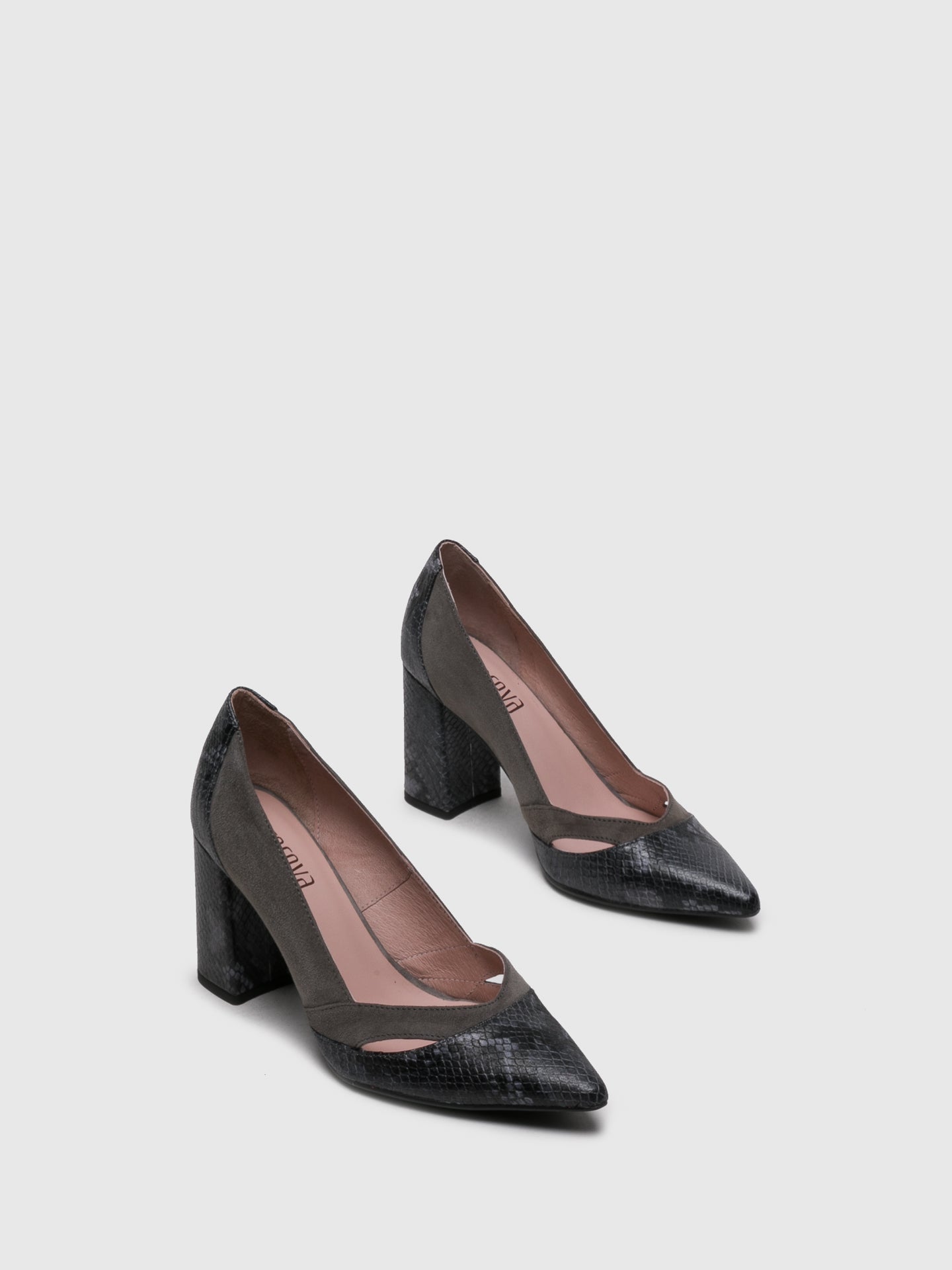 Foreva Sapatos Pontiagudos em Cinzento