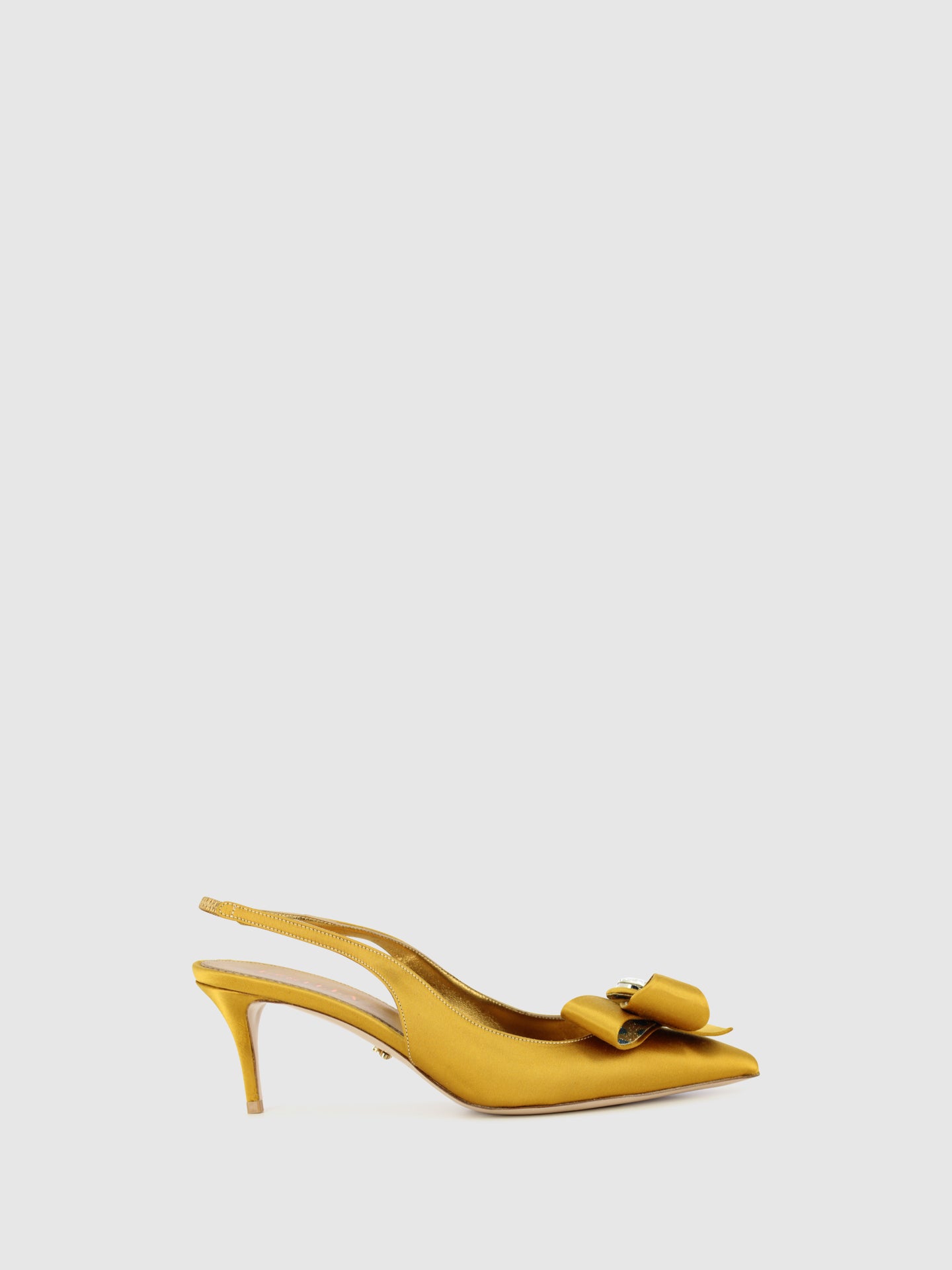 Le Silla Sapatos com Apliques em Dourado