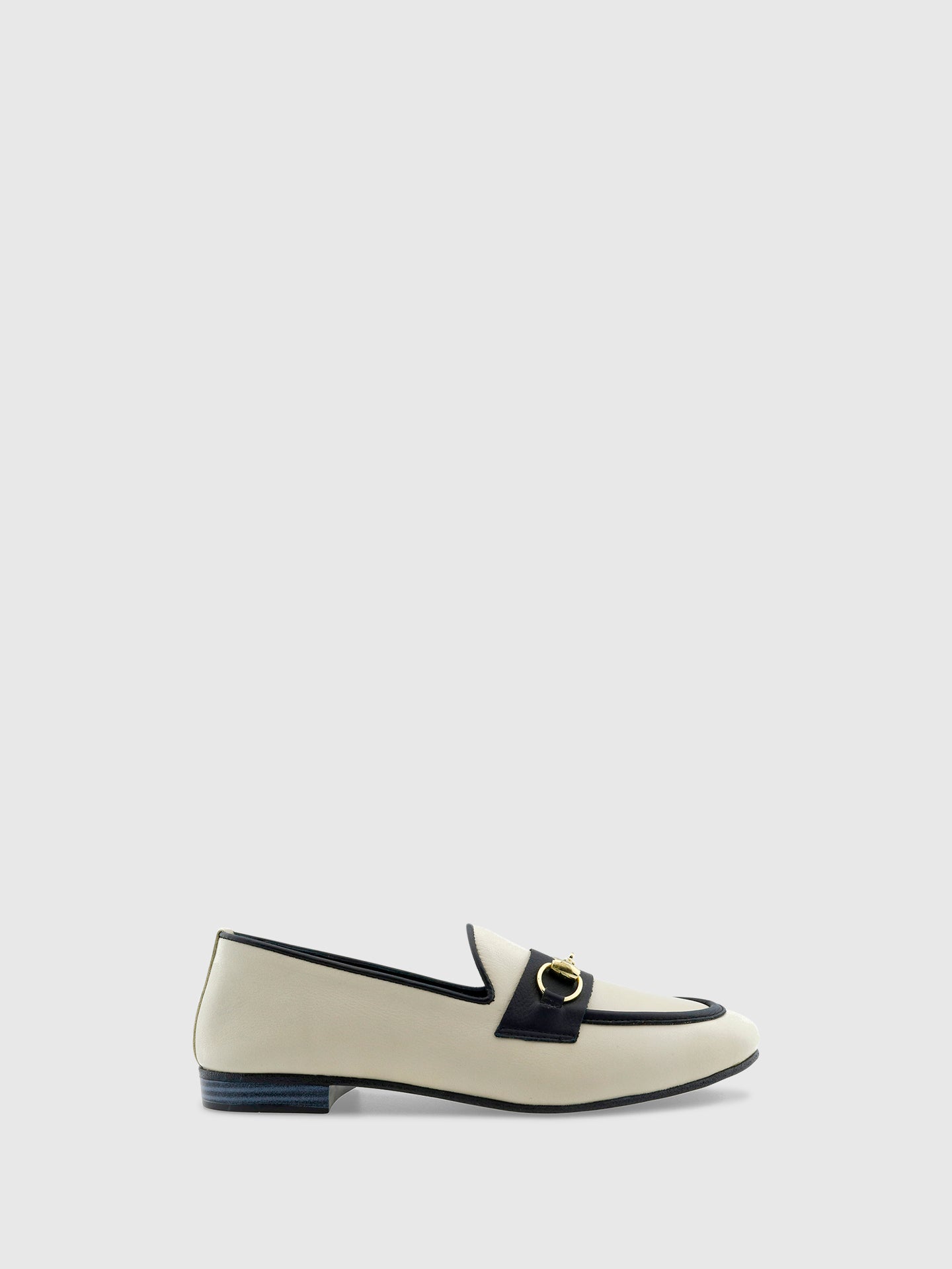 OXALÁ Loafers com Apliques em Branco