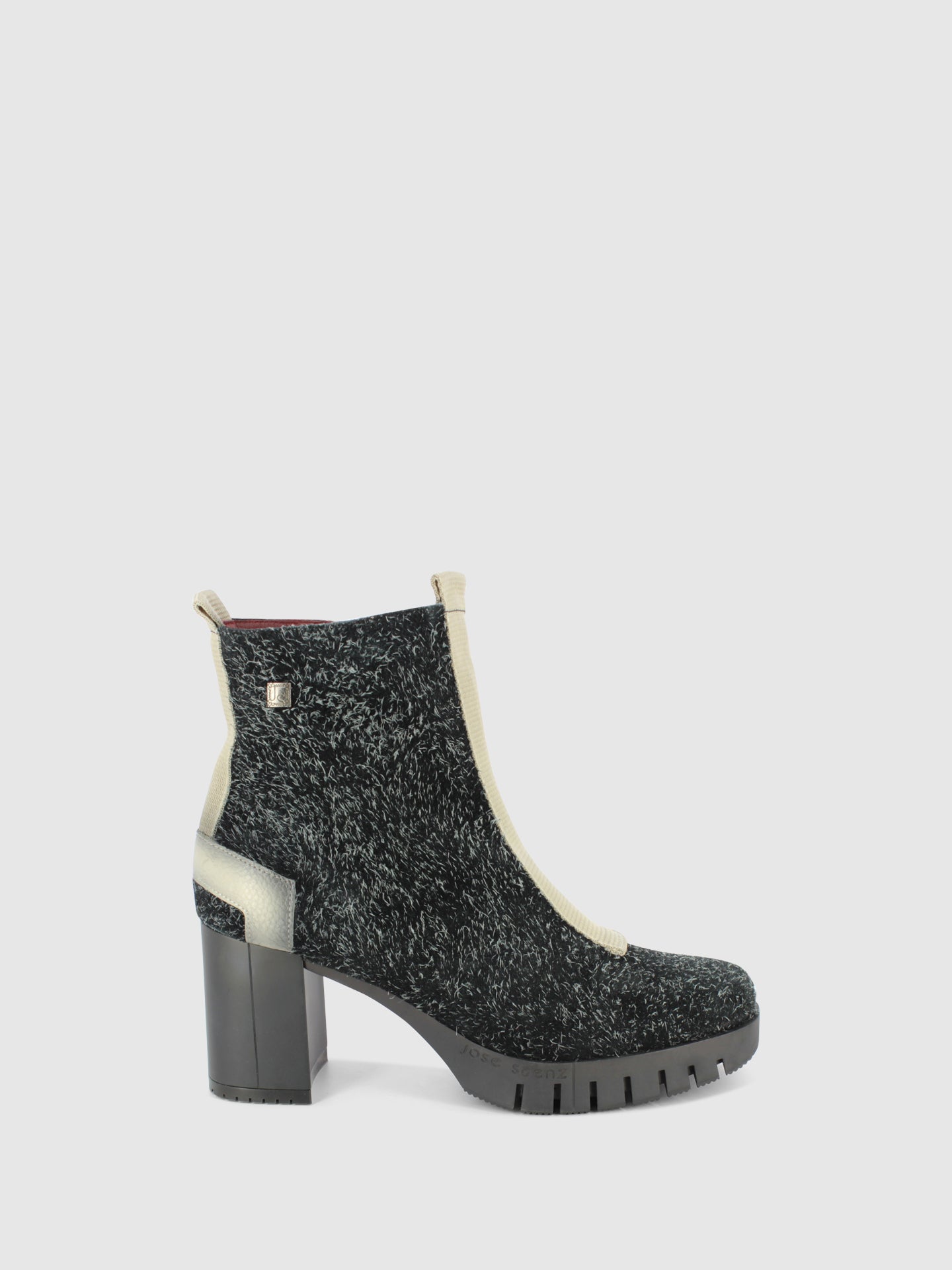 Jose Saenz Botins com Fecho em Preto