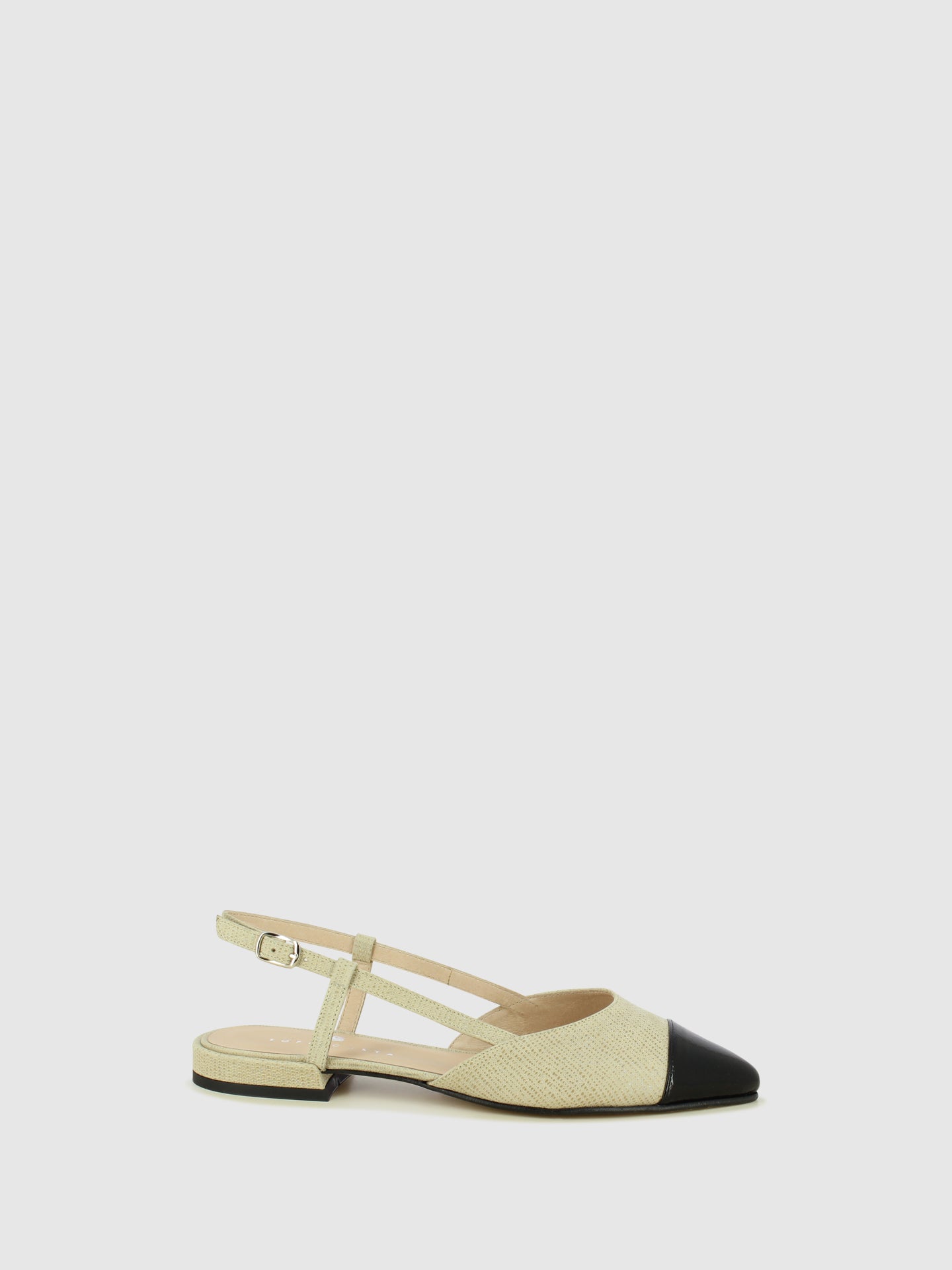 Sofia Costa Sandálias com Fivela em Preto