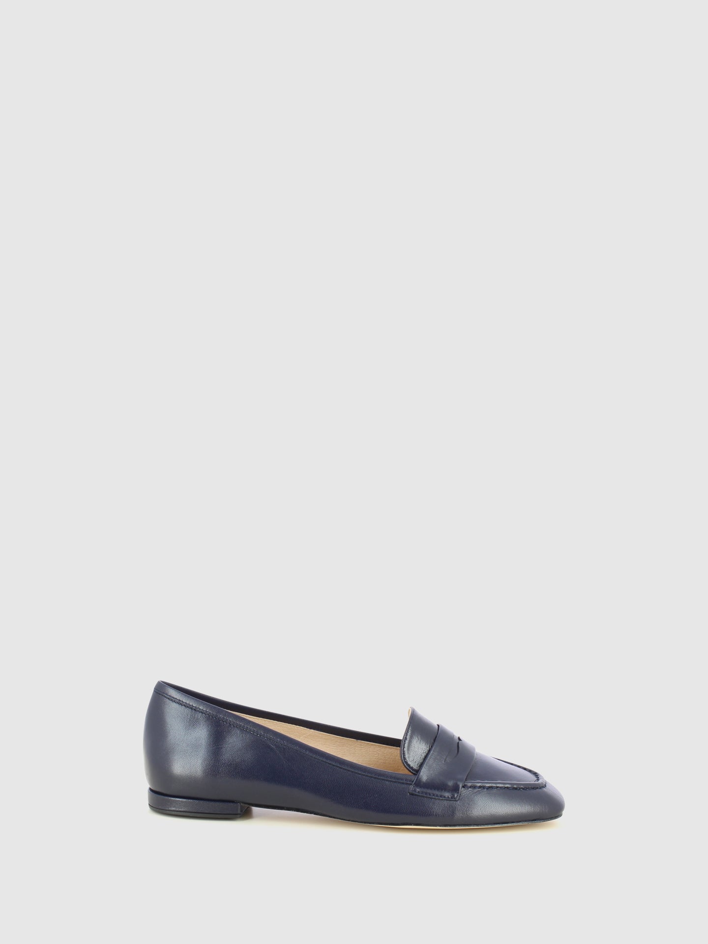 Sofia Costa Sapatos Loafer em Azul Marinho