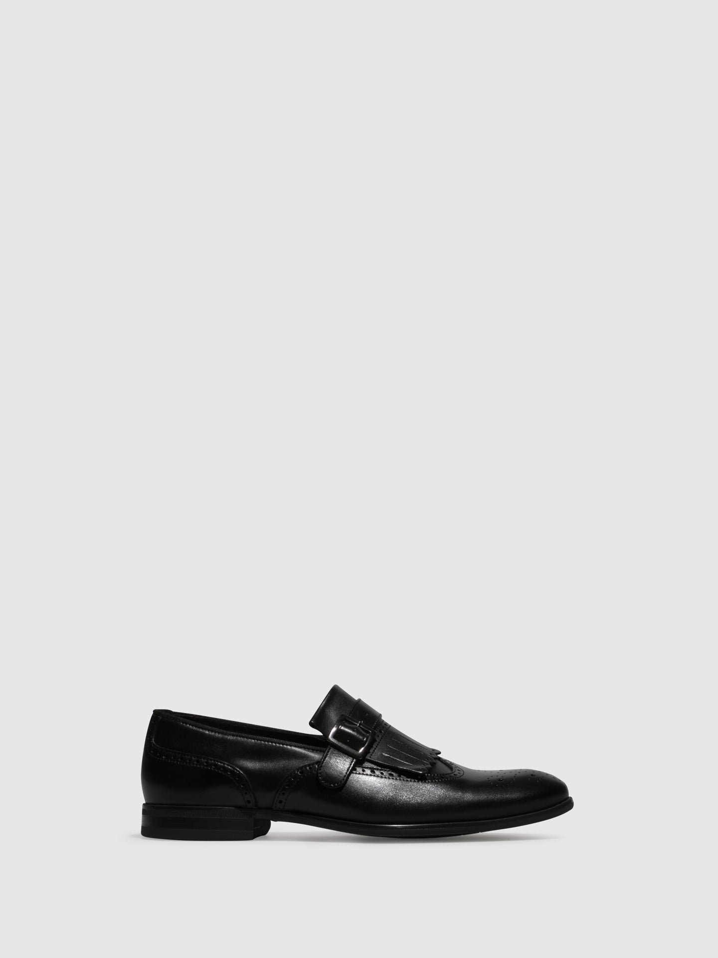 Foreva Sapatos com Fivela em Preto
