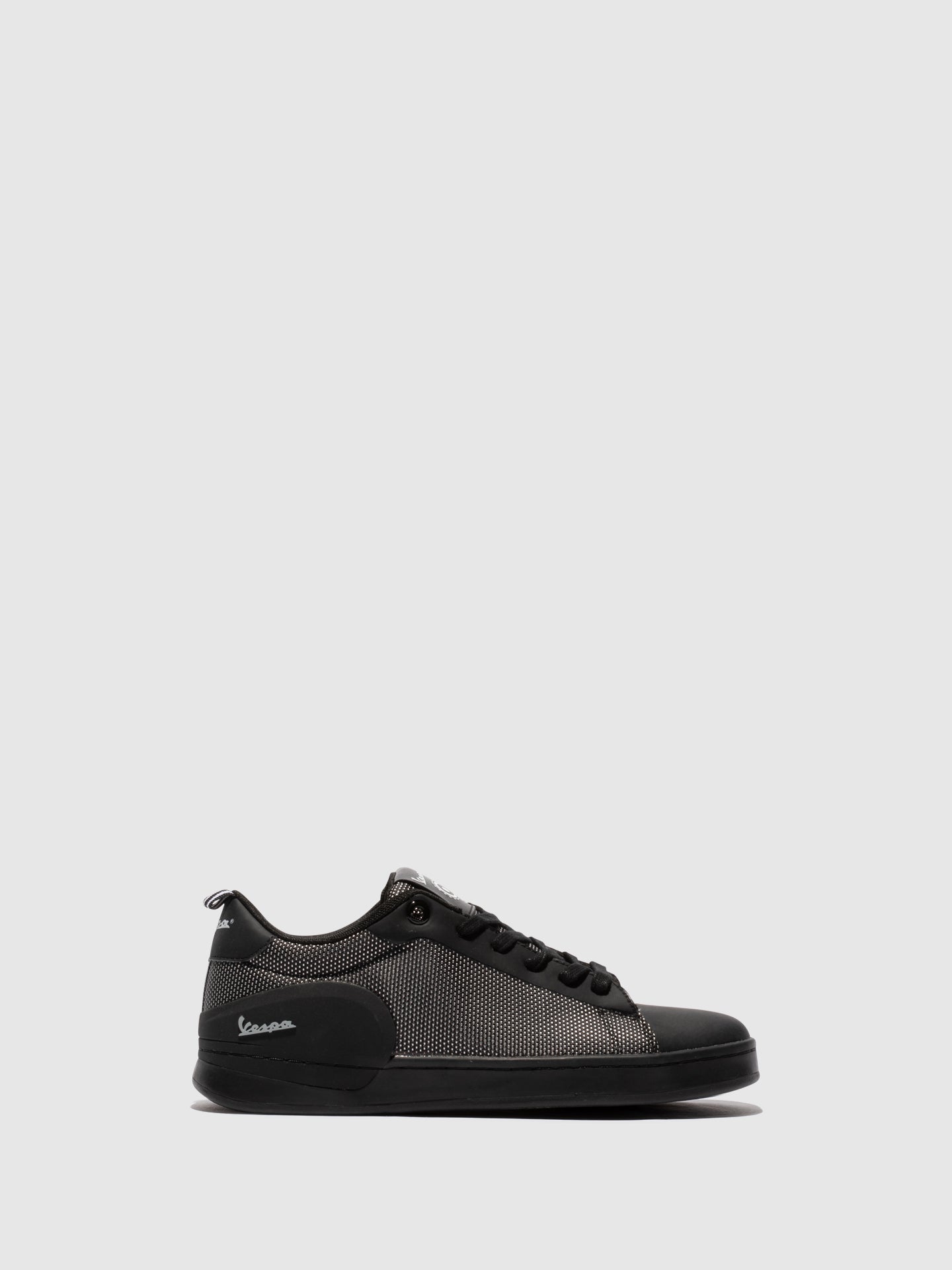 Vespa Sapatos com Atacadores em Preto